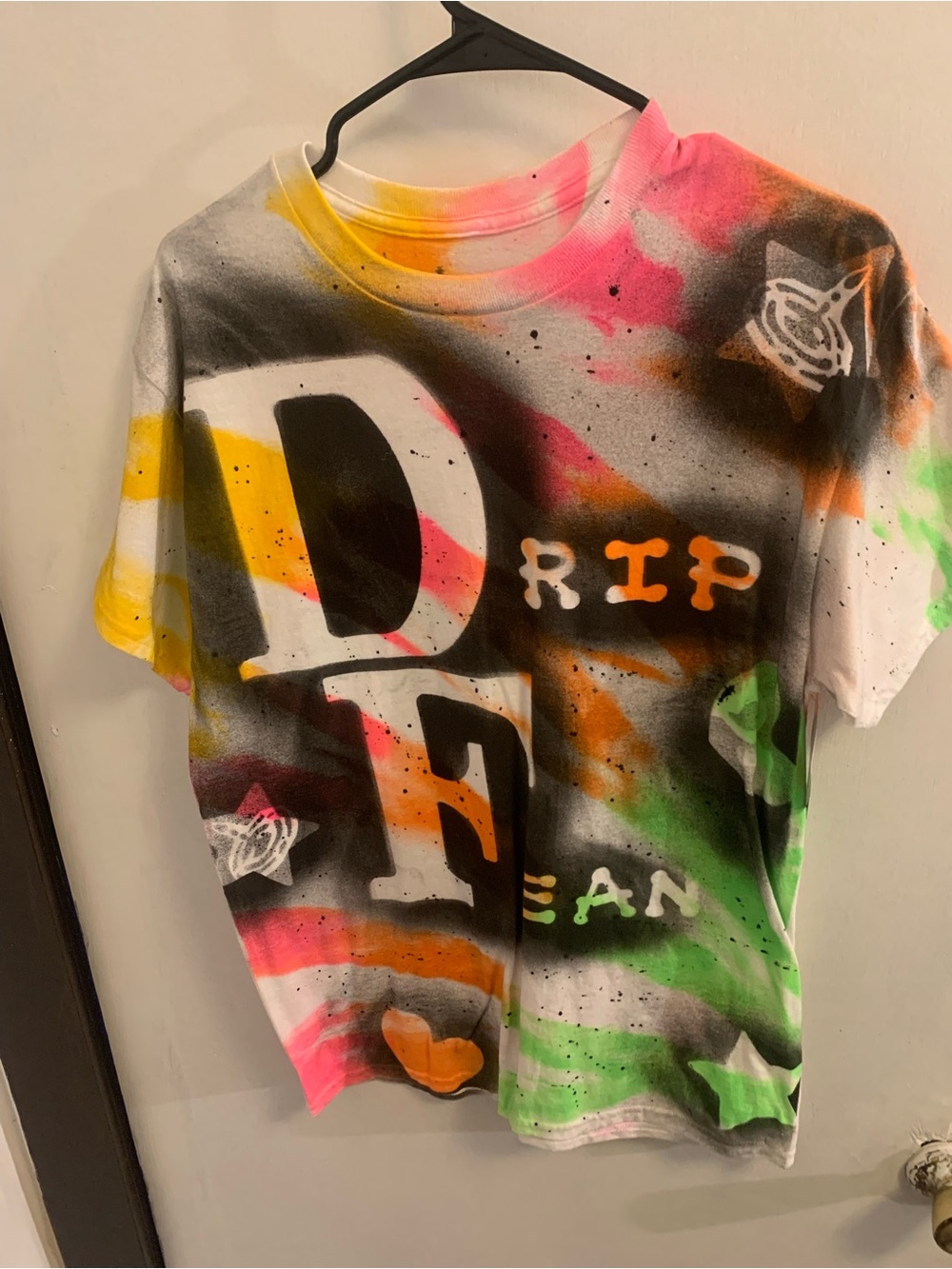 Multicolor Spray-Paint Graphic Drip Fean T-shirt